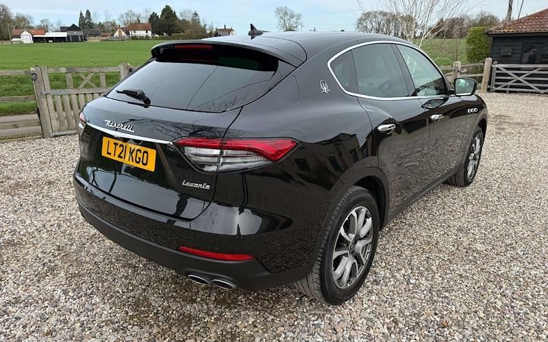 Used Maserati Levante 350 HP (257 kW) 2021 Black SUV