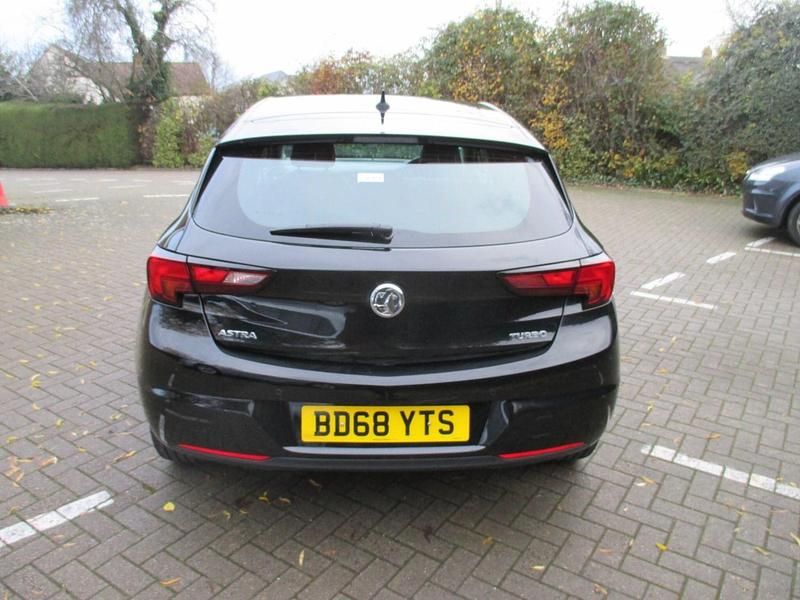 Used Vauxhall Astra Elite 150 HP (110 kW) 2018 Black Hatchback