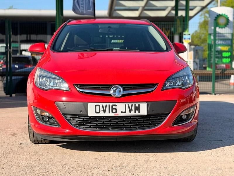 Second-hand Vauxhall Astra SRi 2016 Roșu Break