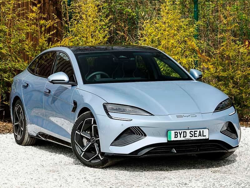 Blue New 2025 BYD Seal Sedan | £46,195 (Fair price) - Image 1/4