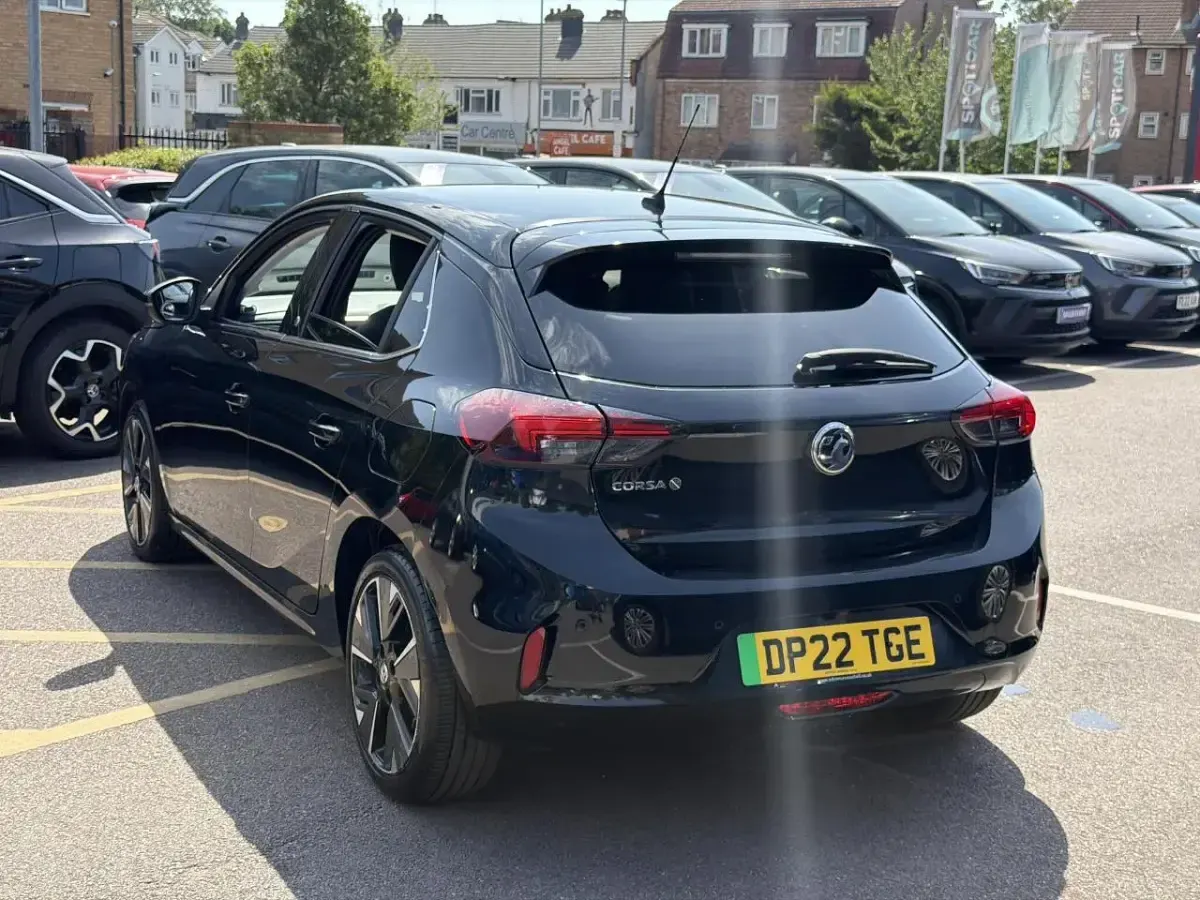Used Vauxhall Corsa-e Elite 98 kW (134 HP) 2022 Black Hatchback