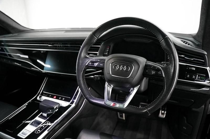 Used Audi Q8 Advanced 286 HP (210 kW) 2019 Black SUV