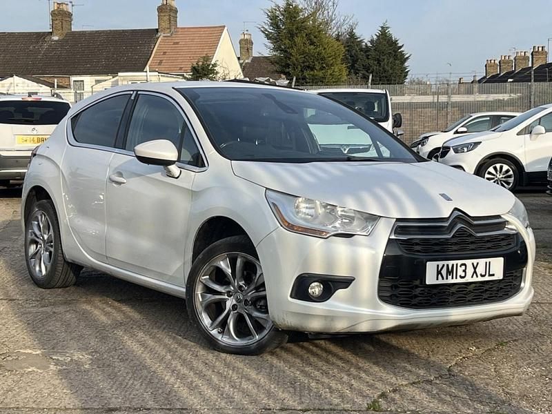 Begagnad Citroën DS4 2013 Vit Halvkombi