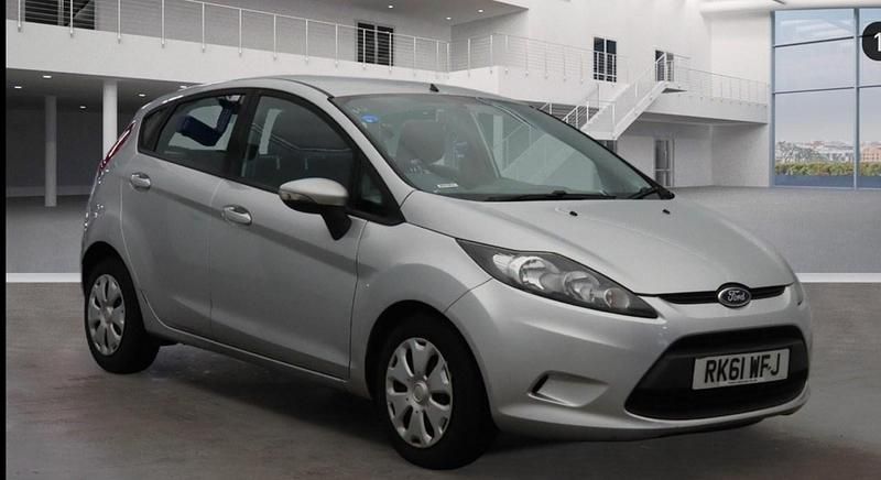 Used Ford Fiesta 95 HP (69 kW) 2011 Silver Hatchback