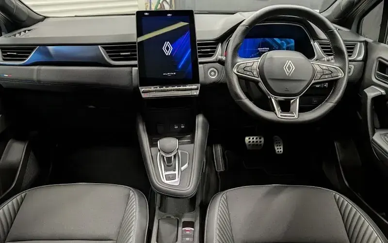 Used Renault Symbioz Iconic Esprit Alpine 143 HP (105 kW) 2024 Grey SUV