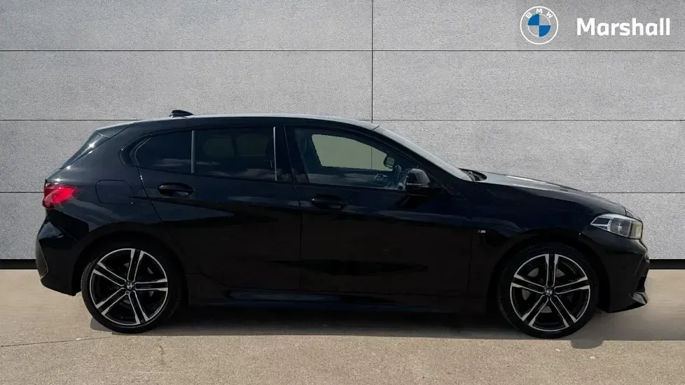 Used BMW 118 M Sport 136 HP (100 kW) 2023 Black sapphire Hatchback