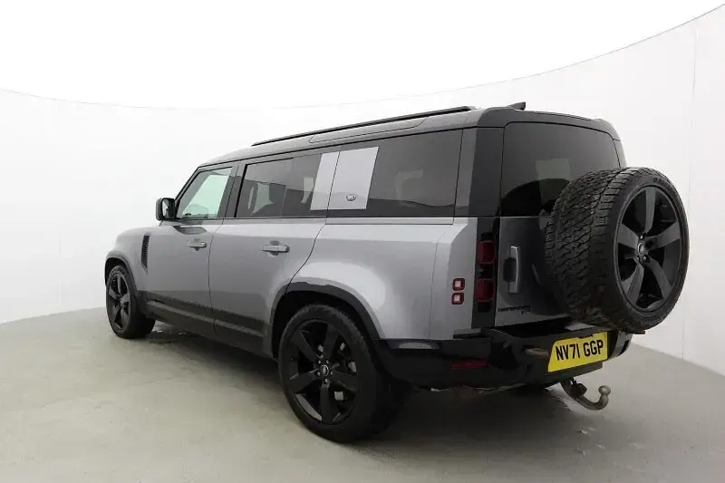 Used Land Rover Defender HSE Dynamic 296 HP (217 kW) 2022 Grey SUV