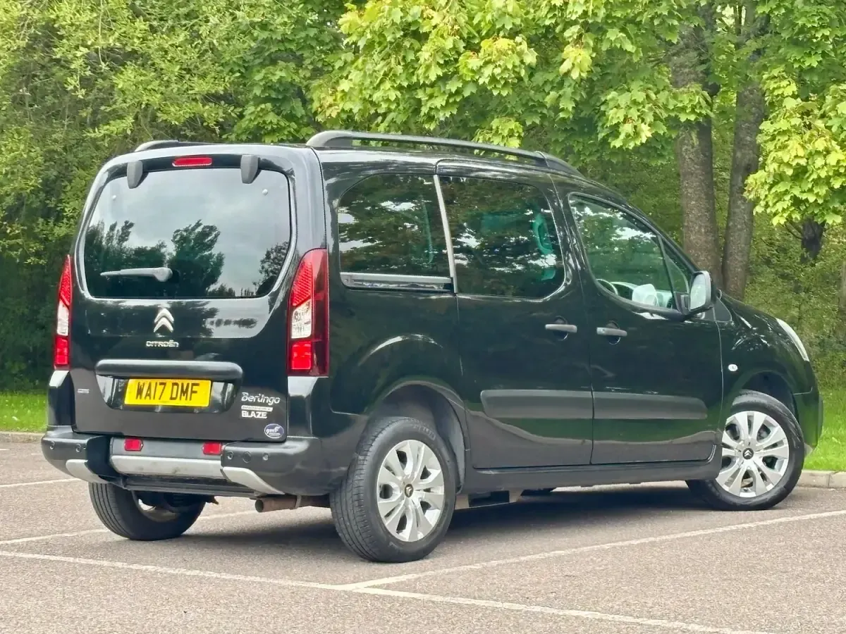 Used Citroën Berlingo XTR 100 HP (73 kW) 2017 Black MPV
