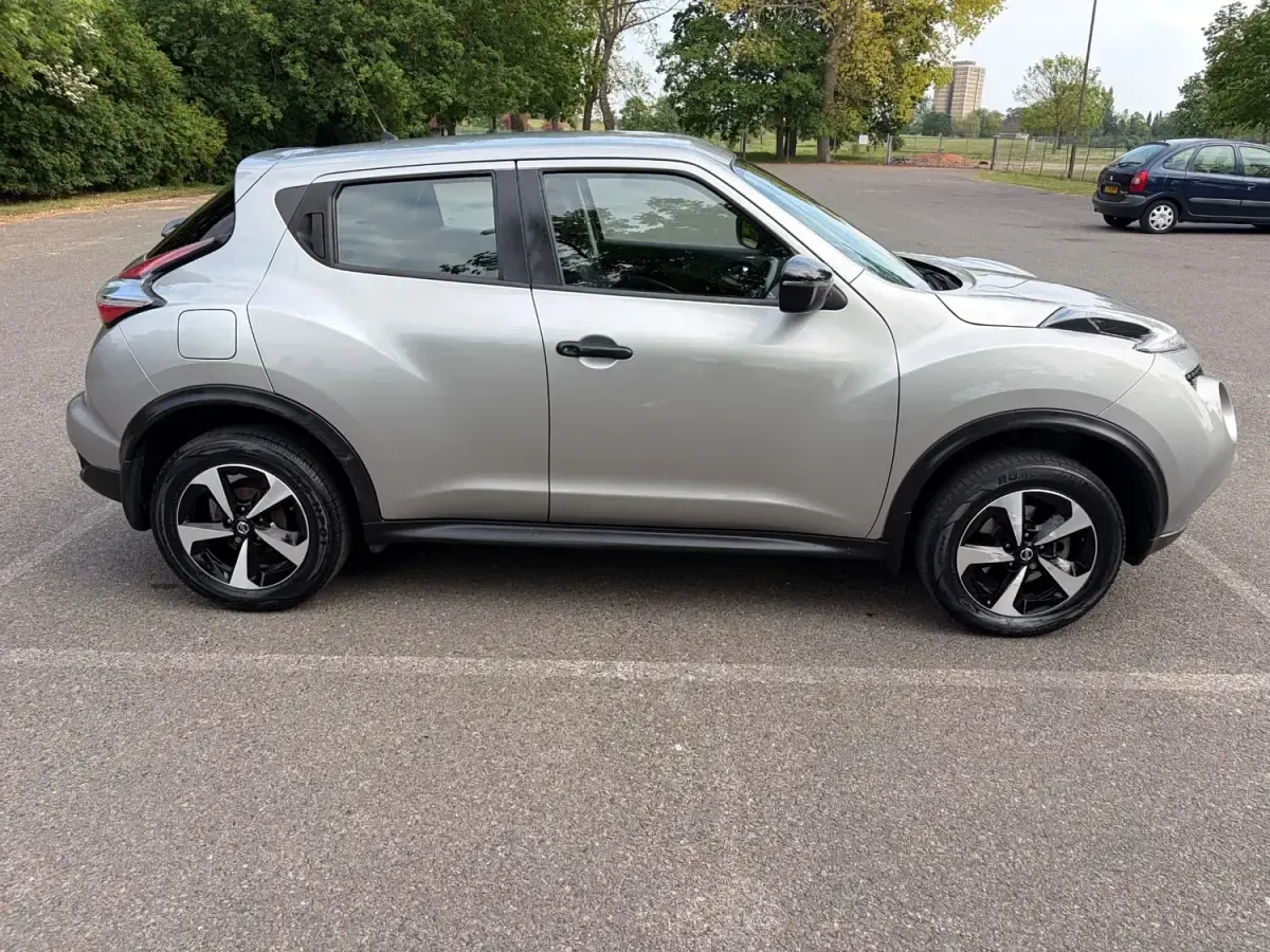 Używany Nissan Juke 2018 Srebrny SUV