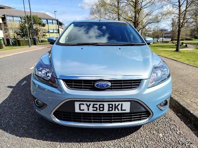 Begagnad Ford Focus Titanium 99 HK (72 kW) 2008 Blå Halvkombi