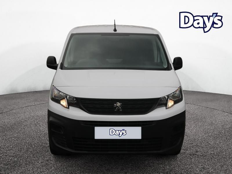 Used Peugeot Partner Premium 2023 White MPV