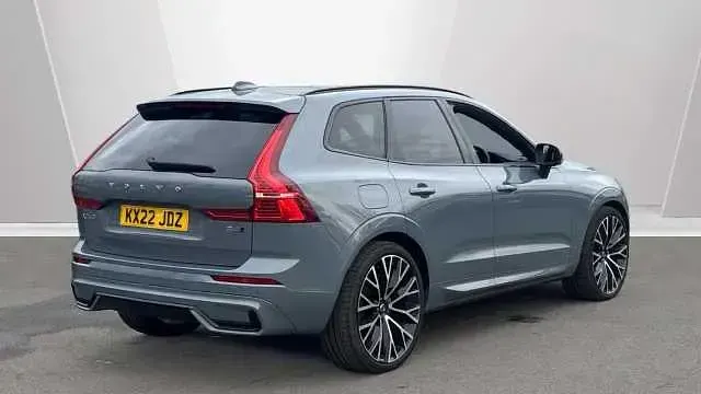 Usado Volvo XC60 R-Design Pro 194 HP (142 kW) 2022 Cinzento SUV