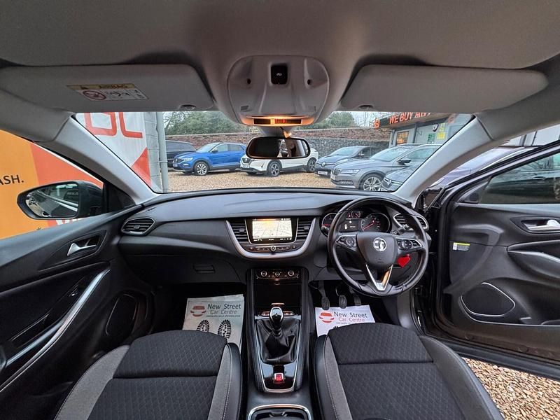 Used Vauxhall Grandland X Sport 130 HP (95 kW) 2019 Grey SUV