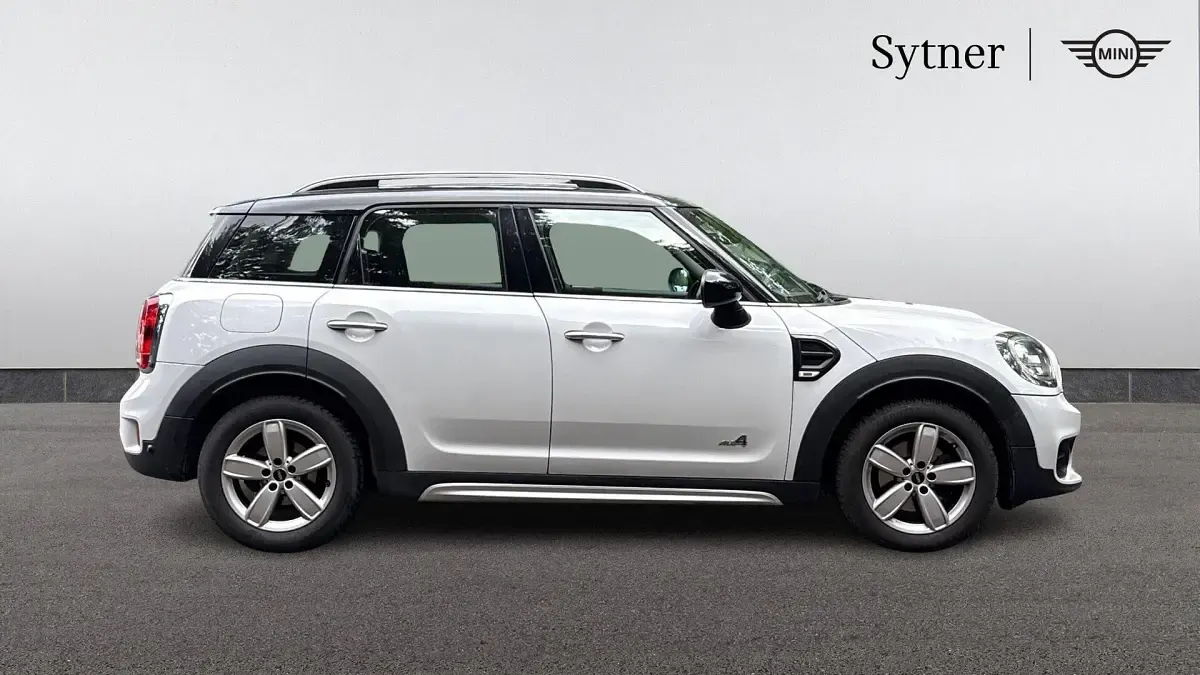Used Mini Cooper Countryman 134 HP (98 kW) 2017 White SUV