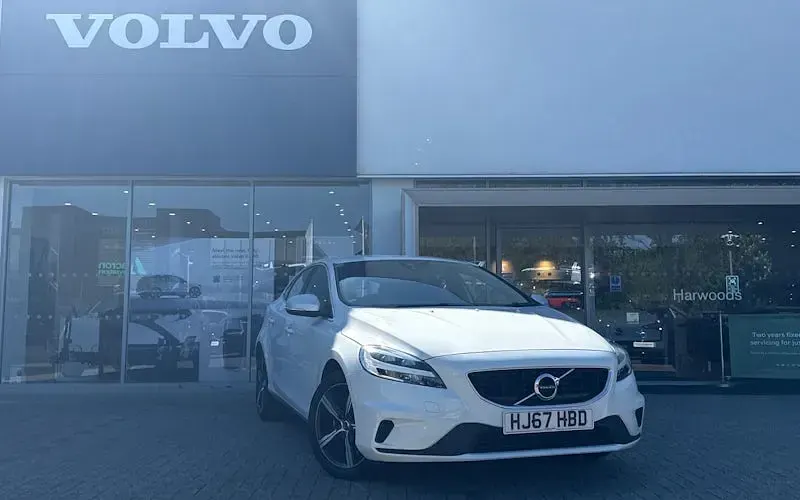 Usado Volvo V40 R-Design 122 CV (89 kW) 2018 Utilitario