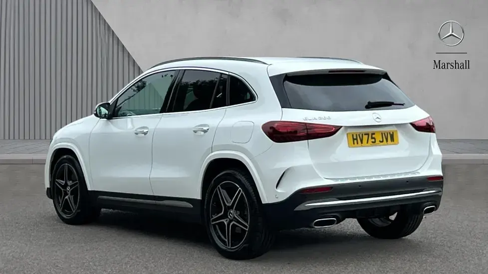 Used Mercedes GLA200 Executive 163 HP (119 kW) 2025 Polar white SUV