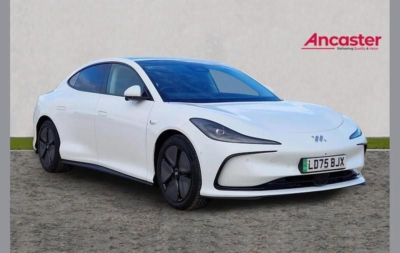 Used MG IM5 216 kW (295 HP) 2025 White Hatchback