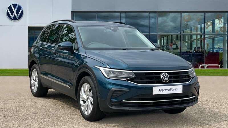 Blue Used 2022 VW Tiguan Life SUV | £20,839 (Fair price) - Image 1/4