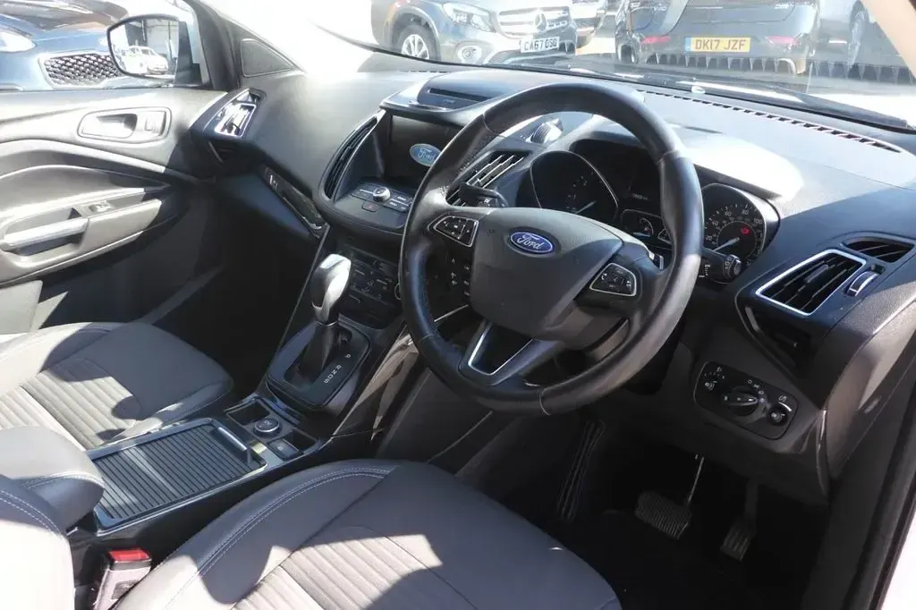 Used Ford Kuga Titanium 120 HP (88 kW) 2017 White SUV
