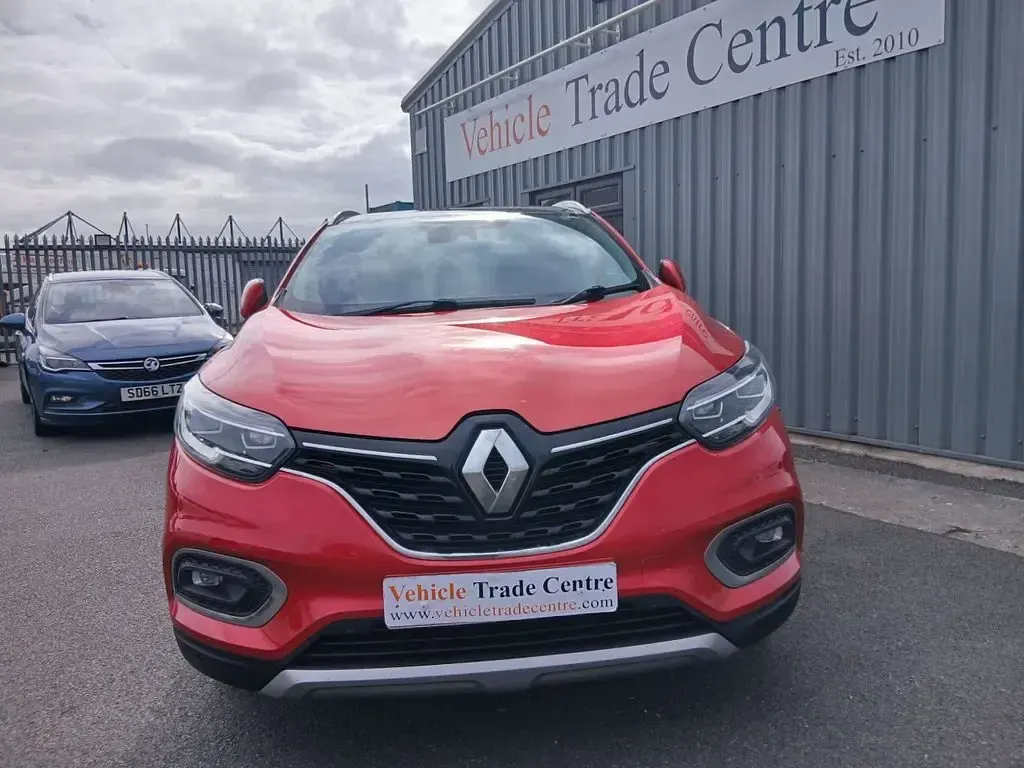 Used Renault Kadjar Version S 115 HP (84 kW) 2019 Red SUV