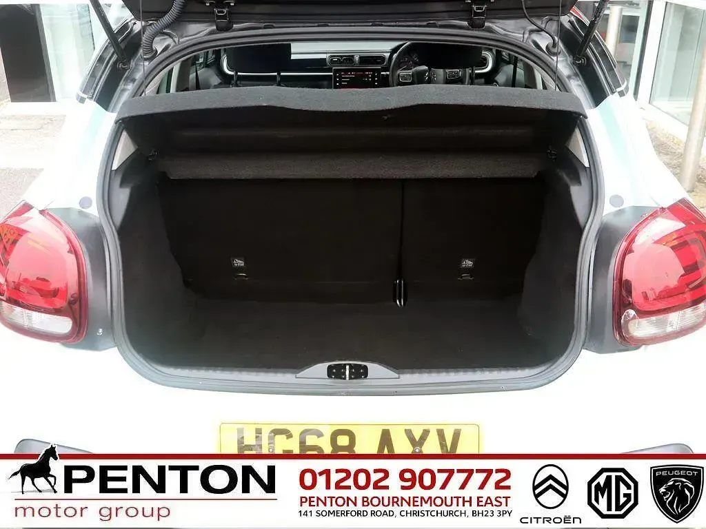 Used Citroën C3 Feel 67 HP (49 kW) 2019 Green Hatchback