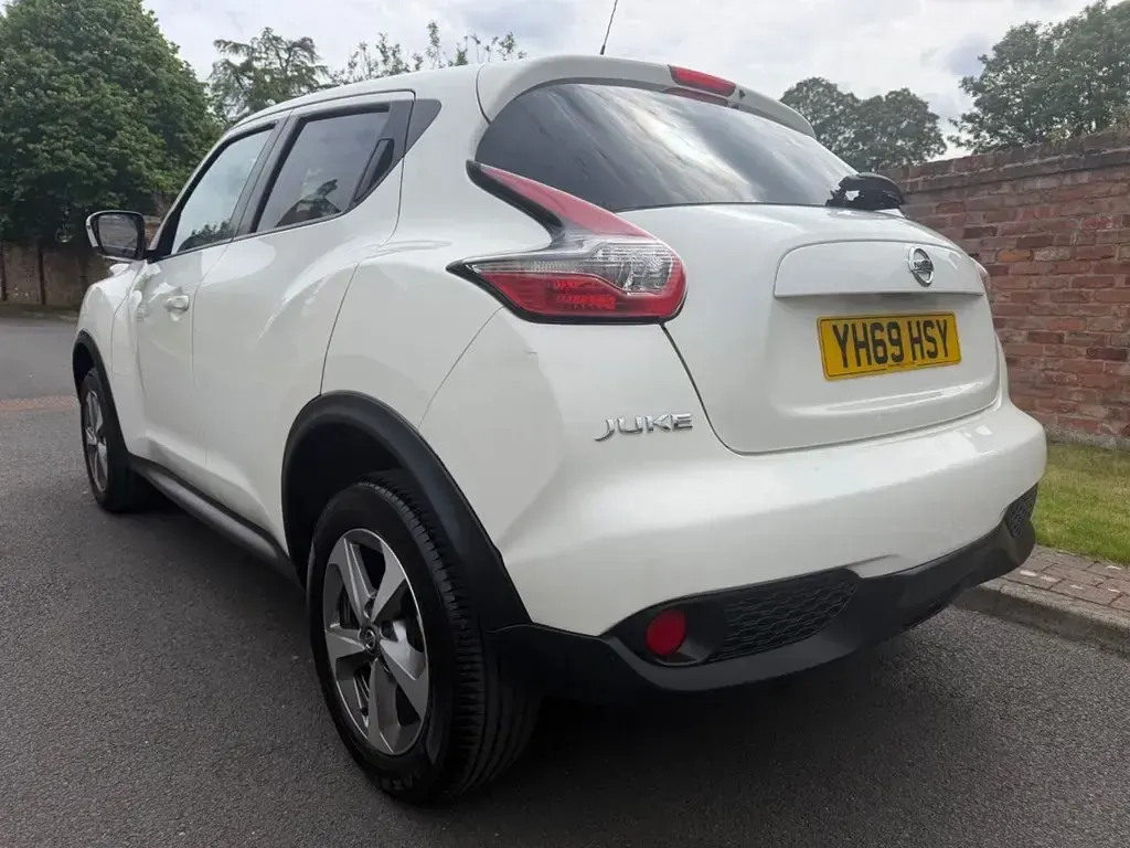 Usado Nissan Juke Acenta 112 CV (82 kW) 2019 Blanco SUV