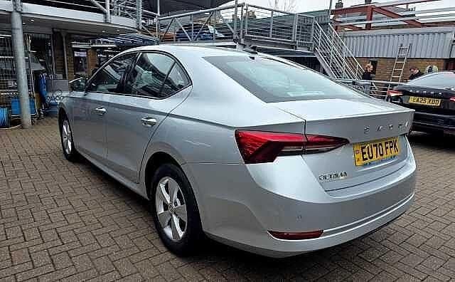 Begagnad Skoda Octavia SE 110 HK (80 kW) 2020 Silver Halvkombi