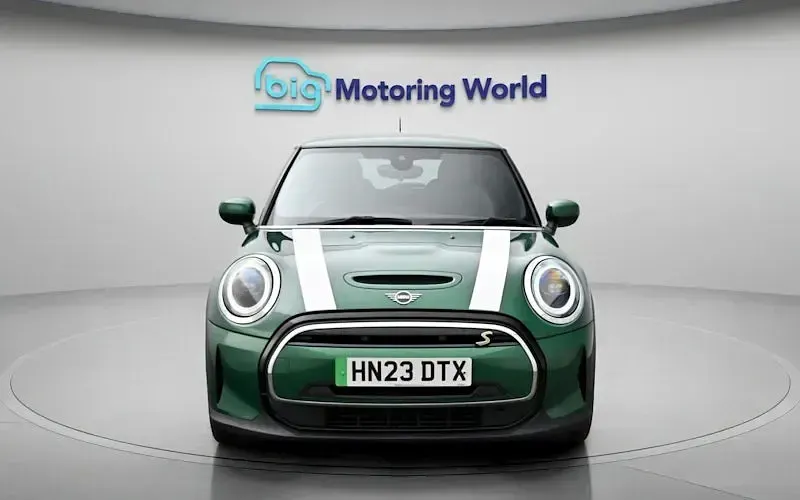 Used Mini Cooper Level 2 135 kW (184 HP) 2023 Hatchback