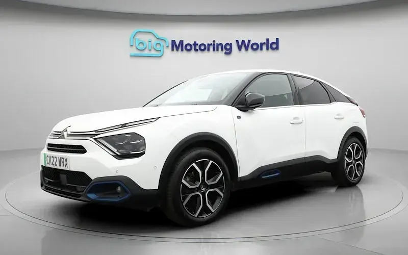 Used Citroën e-C4 Shine 100 kW (136 HP) 2022 White Hatchback