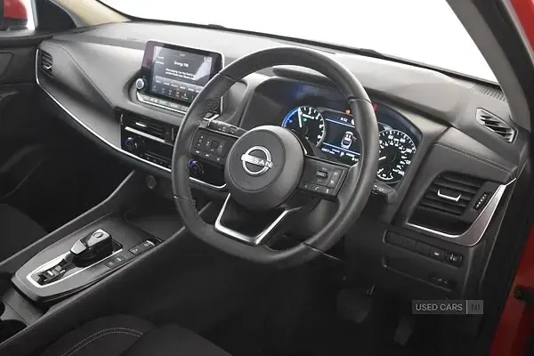 Used Nissan Qashqai Acenta Premium 190 HP (139 kW) 2022 Red SUV