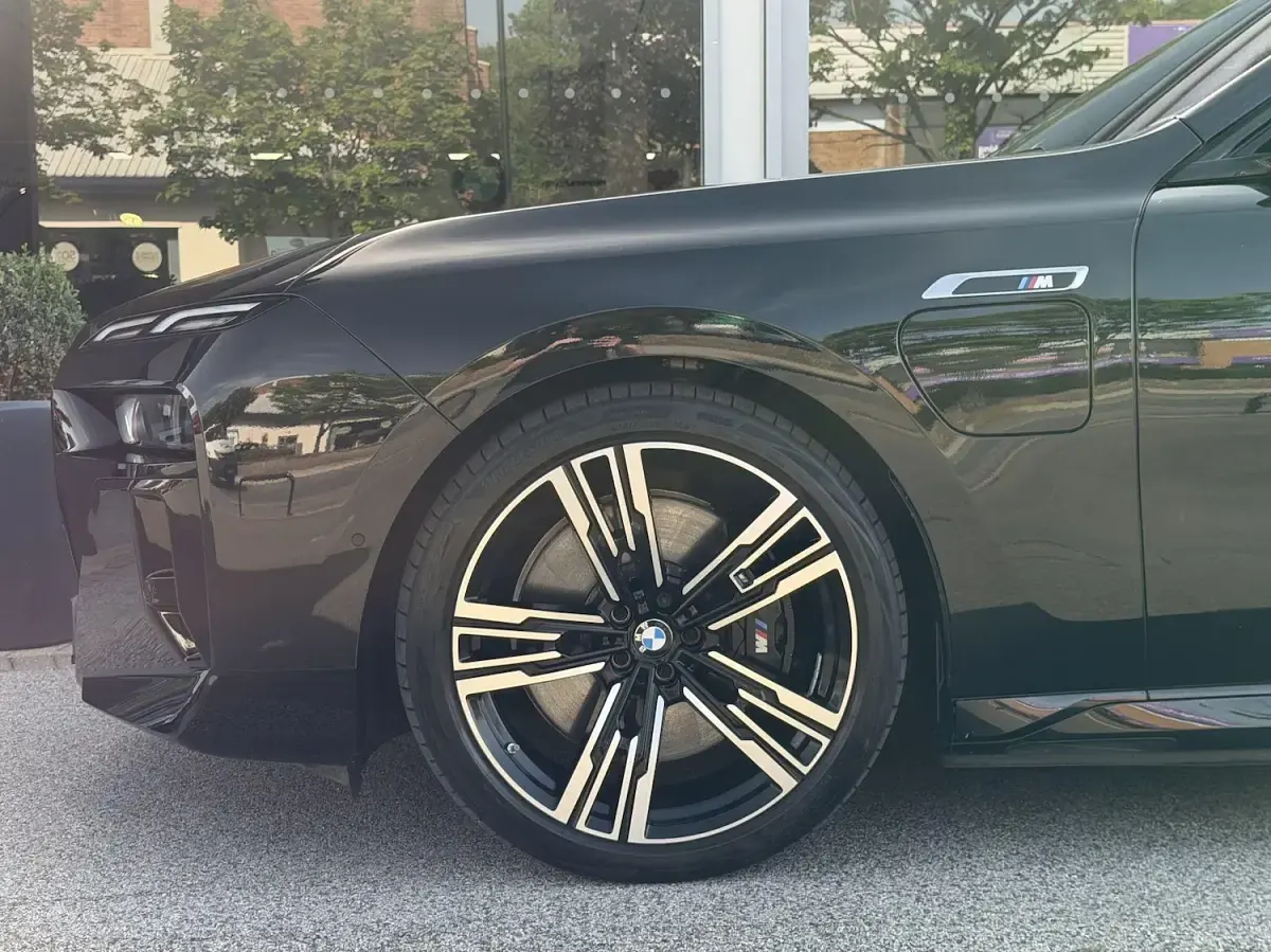 Used BMW M760e Executive 571 HP (419 kW) 2024 Black Sedan