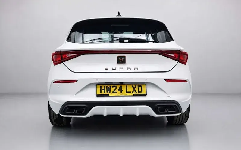 Used Cupra Leon 150 HP (110 kW) 2024 White Hatchback