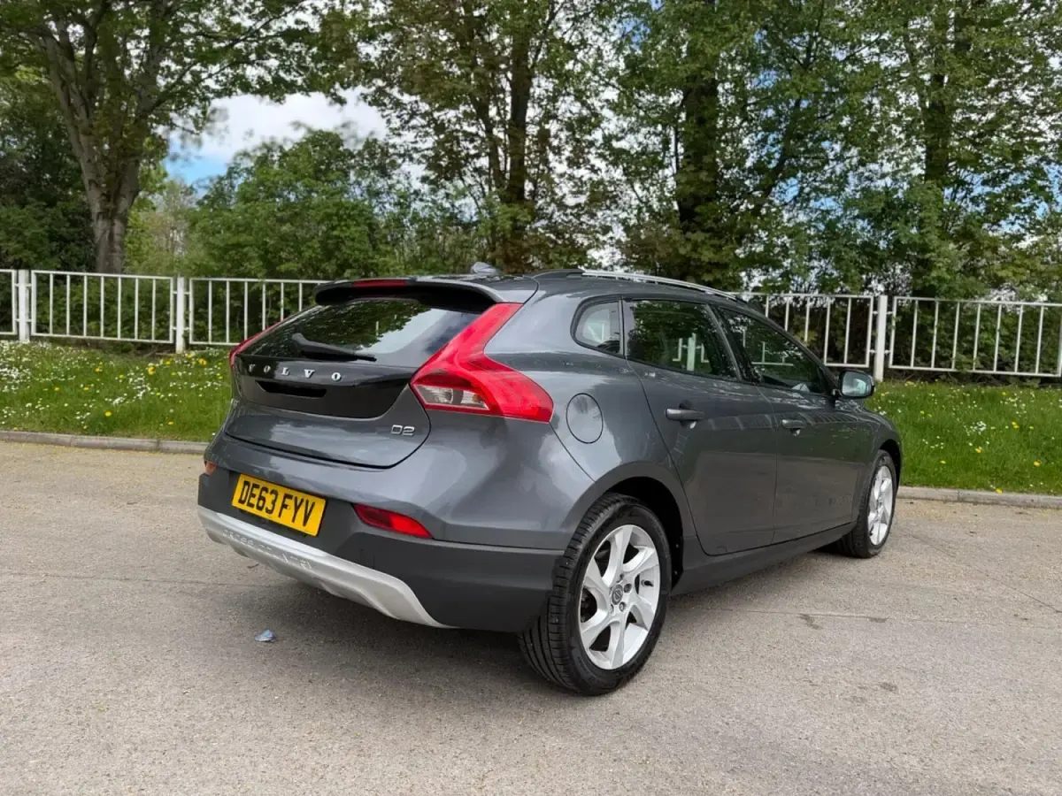 Begagnad Volvo V40 2013 Grå Halvkombi