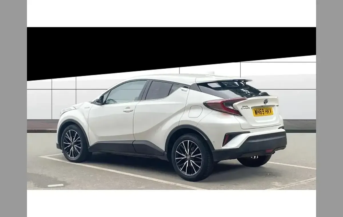 Used Toyota C-HR 122 HP (89 kW) 2018 White SUV