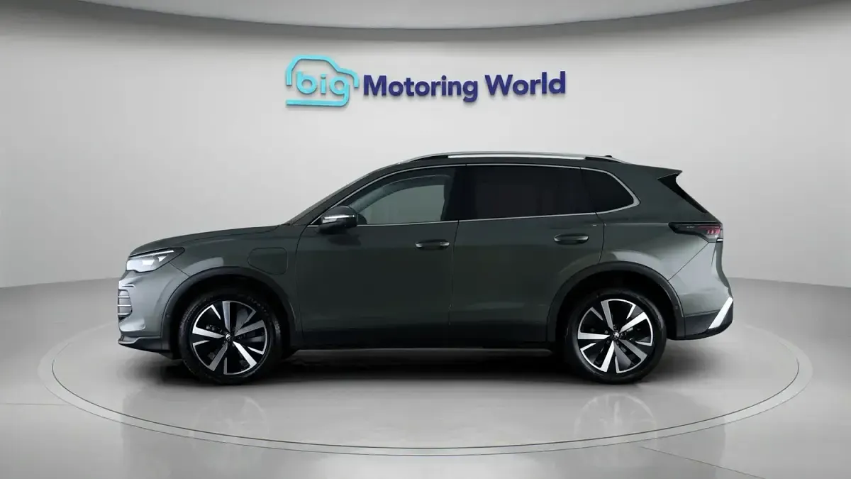 Used VW Tiguan Elegance 2025 Green SUV