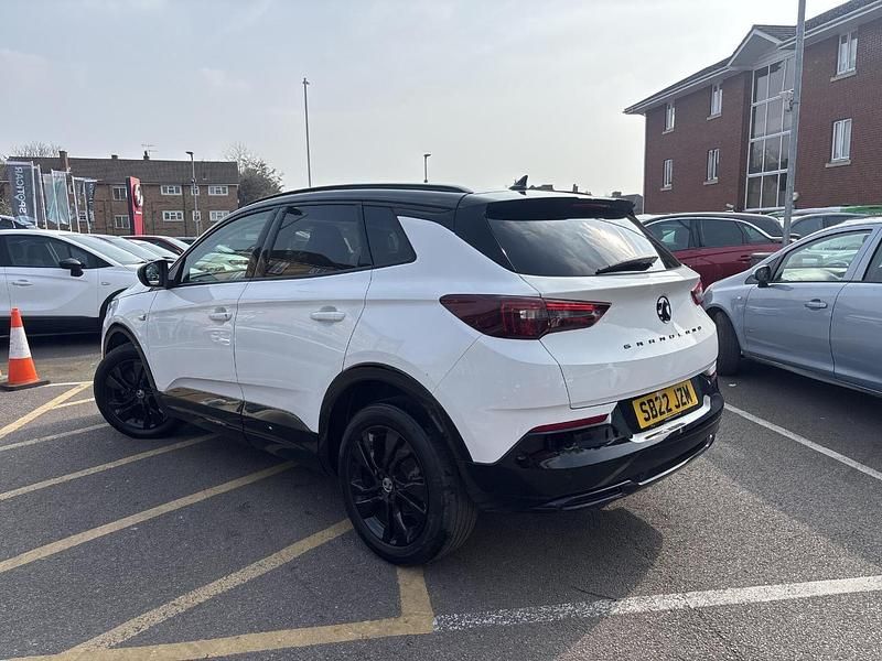 Used Vauxhall Grandland X GS Line 128 HP (94 kW) 2022 White SUV