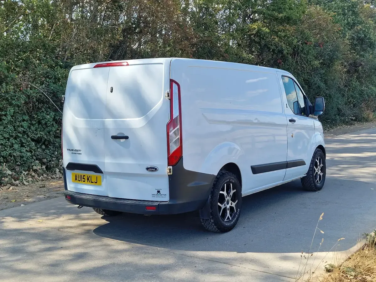 Used Ford Transit Custom 100 HP (73 kW) 2015 White Van