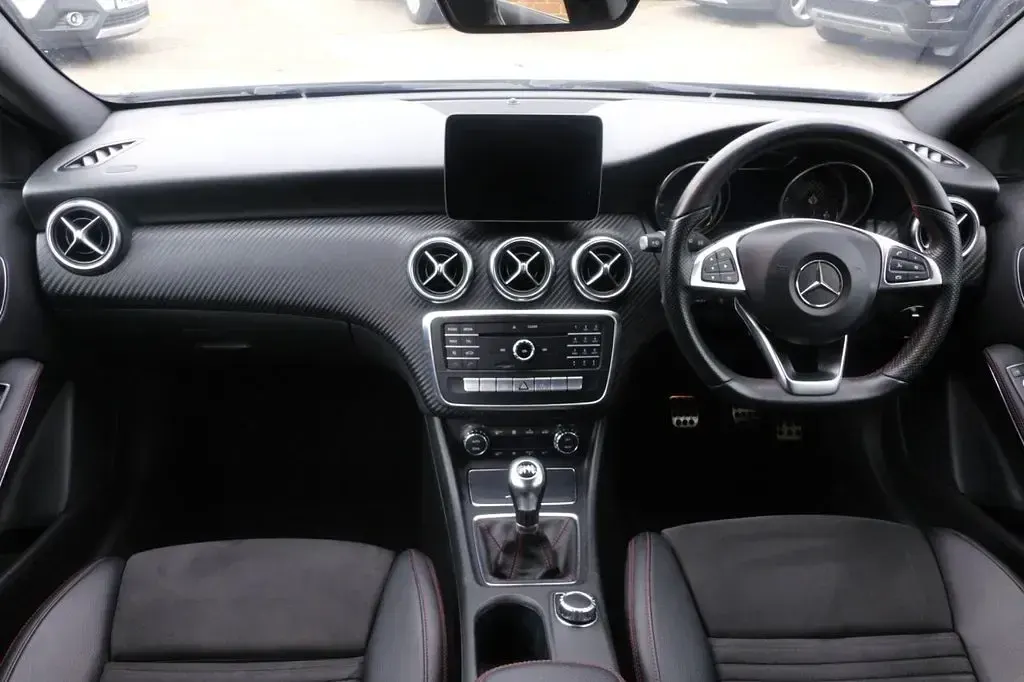 Used Mercedes A180 AMG line 109 HP (80 kW) 2017 White Hatchback