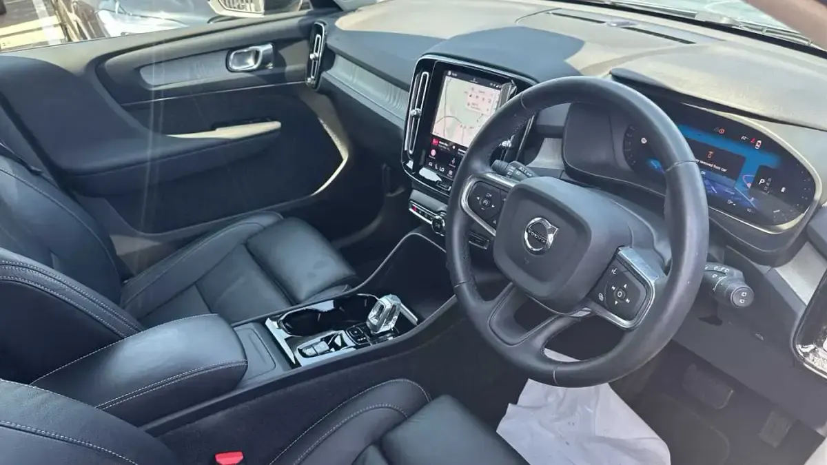 Used Volvo XC40 Plus 161 HP (118 kW) 2023 SUV