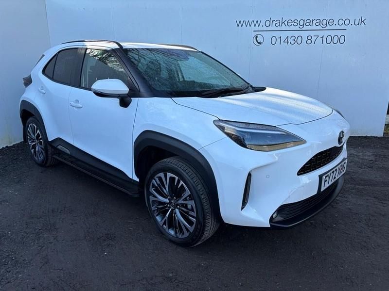 White Used 2022 Toyota Yaris Hybrid Hatchback | £23,990 - Image 1/4