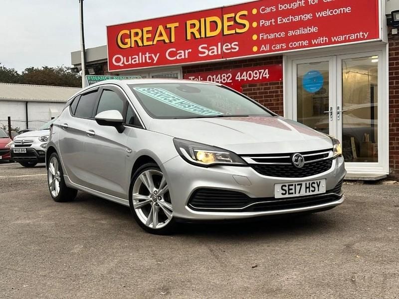 Silver Used 2017 Vauxhall Astra SRi Hatchback | £5,995 (Fair price) - Image 1/4