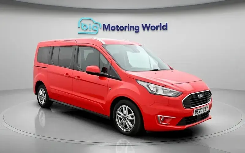 Usado Ford Tourneo Titanium 120 CV (88 kW) 2021 Familiar
