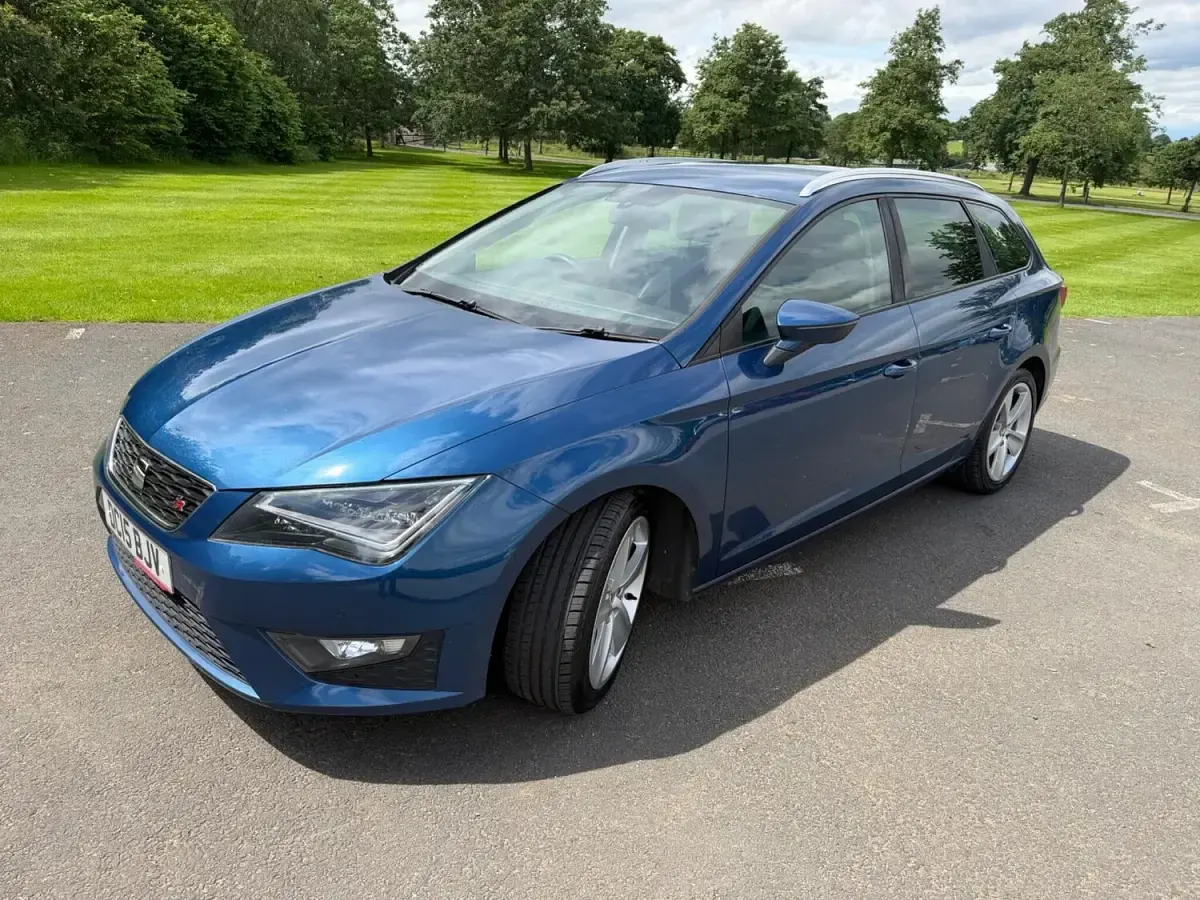 Used Seat Leon FR 150 HP (110 kW) 2015 Blue Estate
