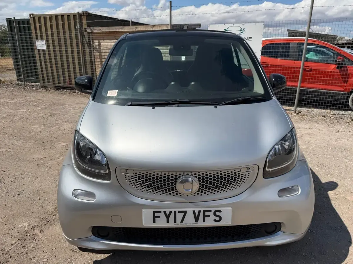 Used Smart ForTwo Cabrio Premium 71 HP (52 kW) 2017 Silver Cabriolet