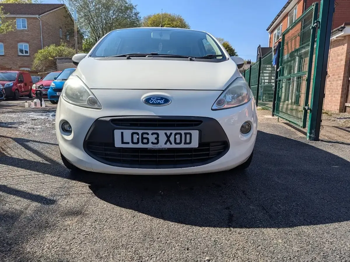 Used Ford Ka Zetec 69 HP (50 kW) 2014 White Hatchback