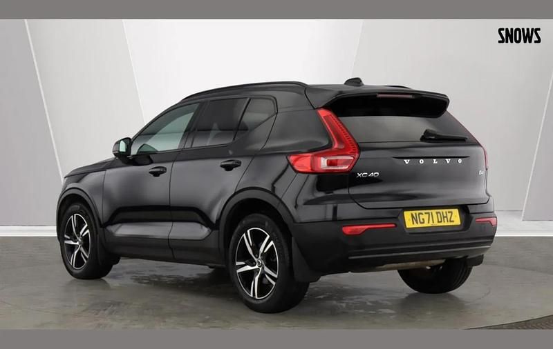 Used Volvo XC40 R-Design 197 HP (144 kW) 2021 Onyx black SUV