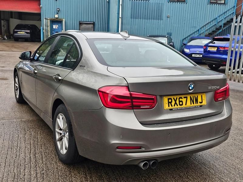 Usado BMW 330e Sport Line 2017 Plateado Berlina