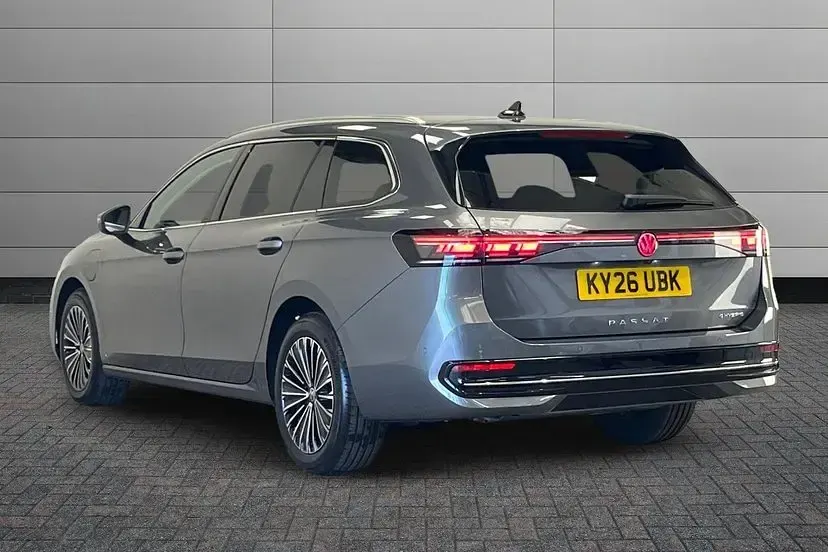 New VW Passat Elegance 204 HP (150 kW) 2026 Grey Estate
