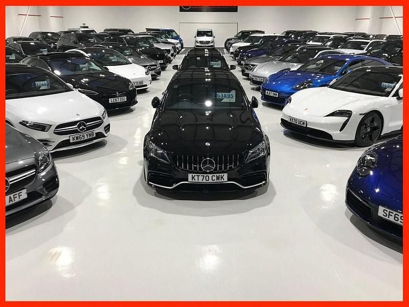 Black Used 2016 BMW 520 Luxury Line Estate | £10,445 (Good price) - Image 1/4