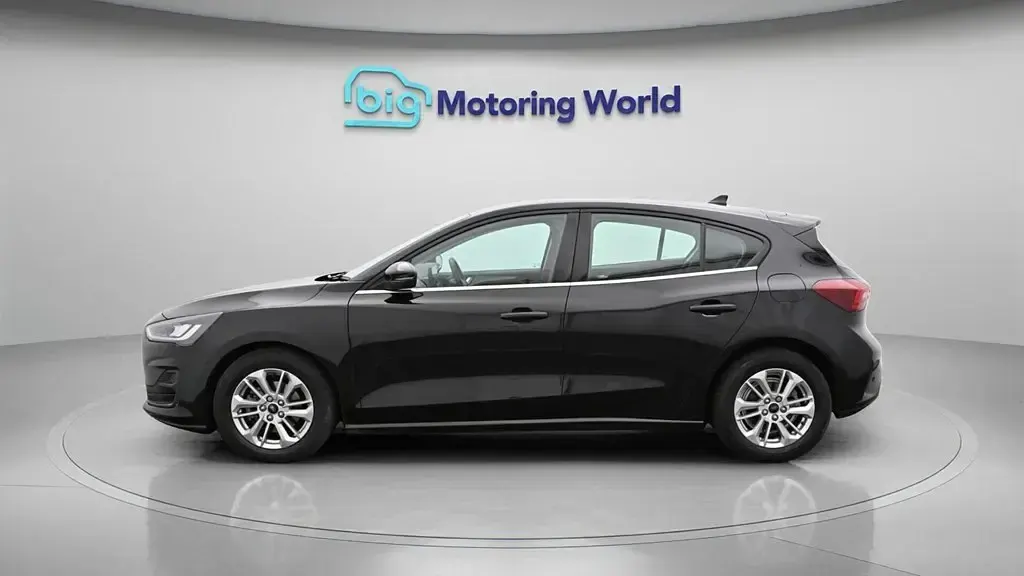 Usado Ford Focus Titanium 125 CV (91 kW) 2023 Negro Utilitario